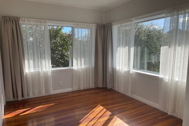 Photo of property in 2/3 Aorangi Place, Birkenhead, Auckland, 0626