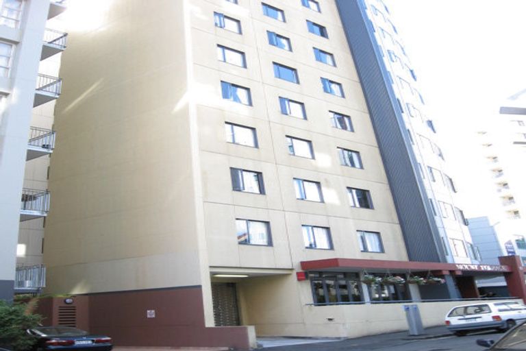 Photo of property in Mount Terrace Apartments, 12h/33 Mount Street, Auckland Central, Auckland, 1010