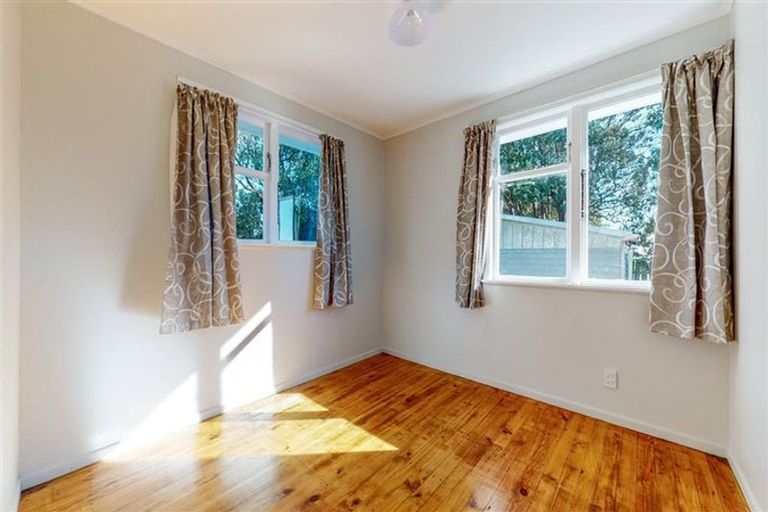 Photo of property in 14 Surprise Place, Cannons Creek, Porirua, 5024