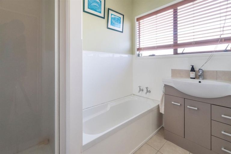 Photo of property in 2 Taiporutu Place, Springfield, Rotorua, 3015