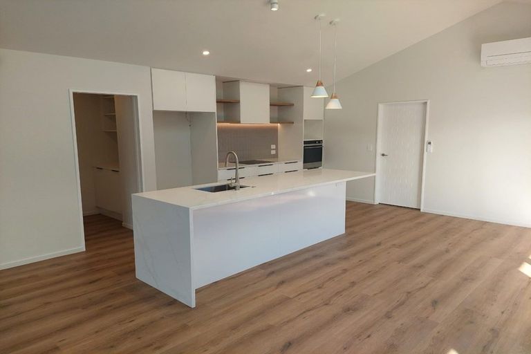 Photo of property in 32 Mills Road, Marshland, Christchurch, 8051