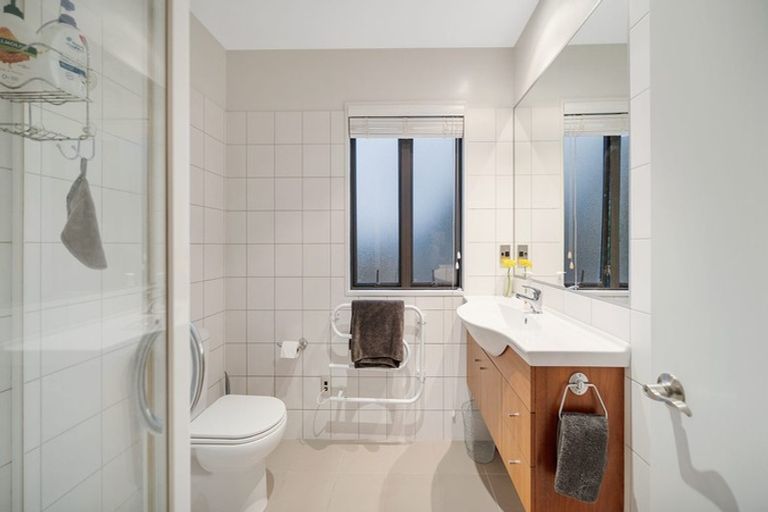 Photo of property in 2a Westburn Terrace, Burnside, Christchurch, 8041