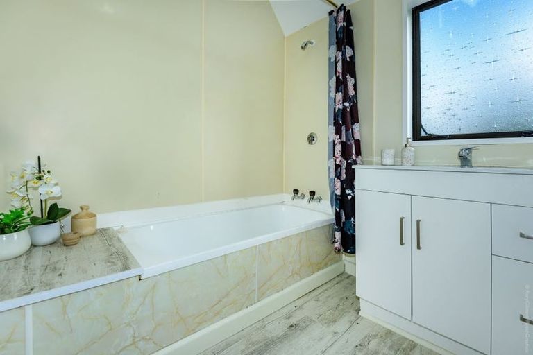 Photo of property in 2/147 Springfield Road, St Albans, Christchurch, 8014