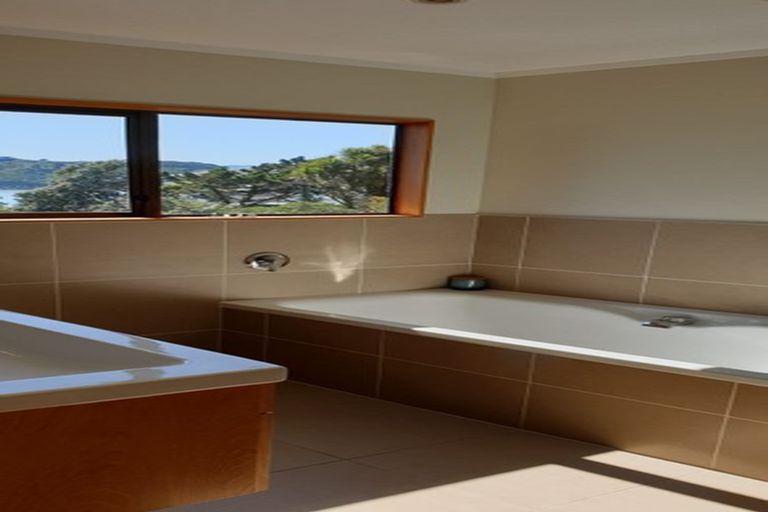 Photo of property in 110 Maida Vale Road, Roseneath, Wellington, 6011