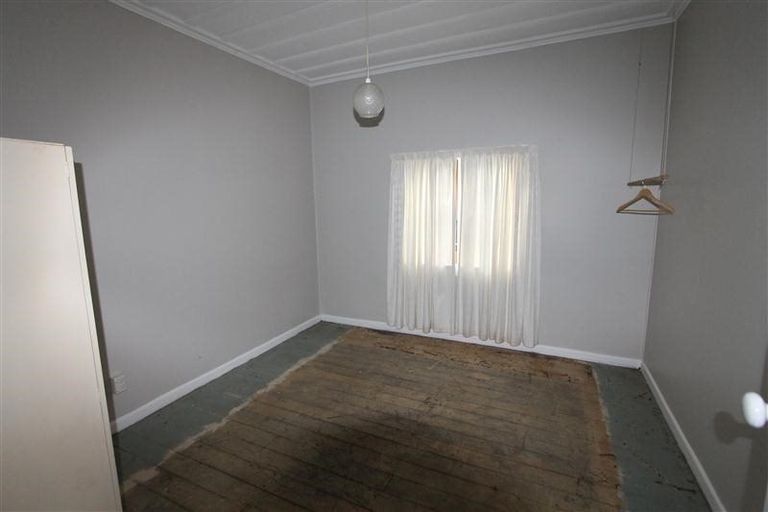 Photo of property in 27 Glenview Road, Glen Eden, Auckland, 0602