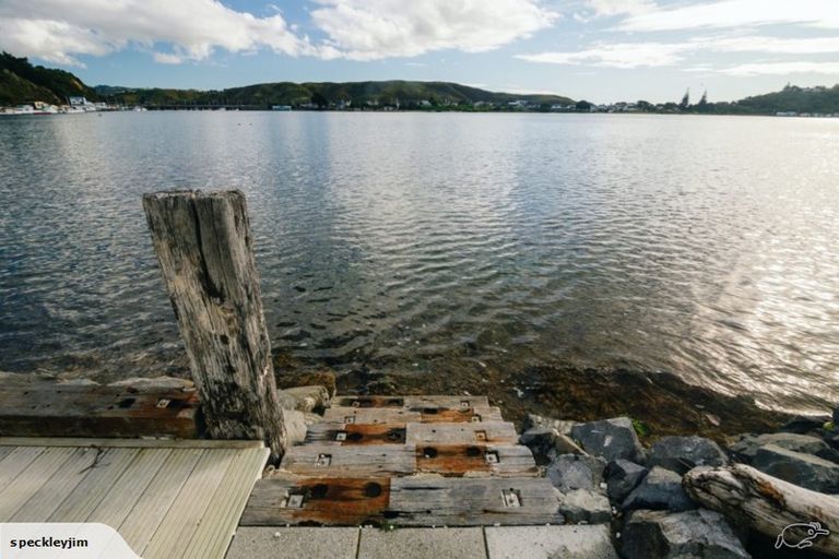 Photo of property in 18c Trevor Terrace, Paremata, Porirua, 5024