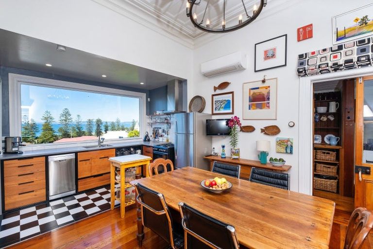 Photo of property in 1 Seaview Terrace, Bluff Hill, Napier, 4110