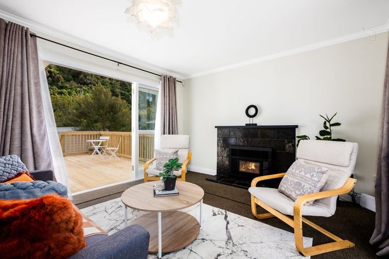 Photo of property in 27 Sunny Grove, Wainuiomata, Lower Hutt, 5014