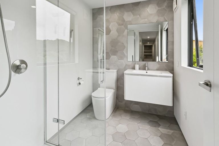 Photo of property in 47 Mount Pleasant Road, Aro Valley, Wellington, 6012