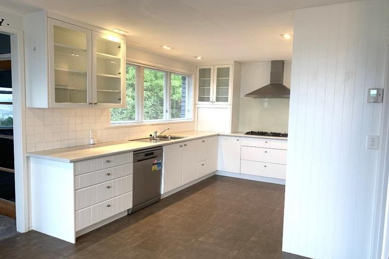 Photo of property in 19 Fairway Avenue, Red Beach, 0932