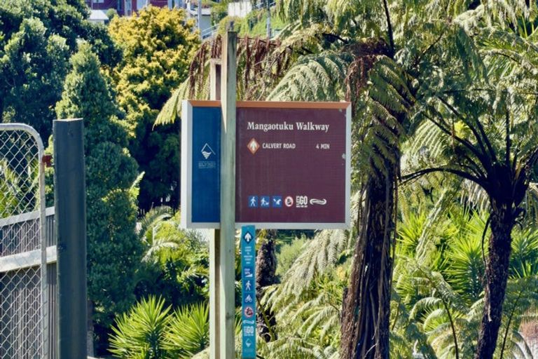 Photo of property in 12b Lawry Street, Moturoa, New Plymouth, 4310