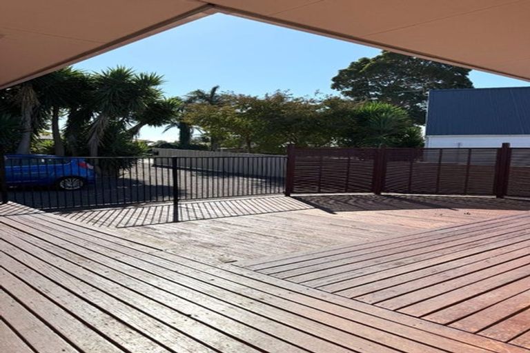 Photo of property in 166 Victoria Street West, Pukekohe, 2120