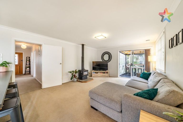 Photo of property in 1 Waldie Grove, Avalon, Lower Hutt, 5011