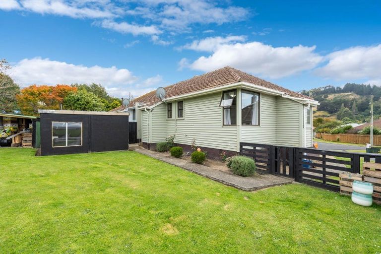 Photo of property in 12 Freyberg Avenue, Sawyers Bay, Port Chalmers, 9023
