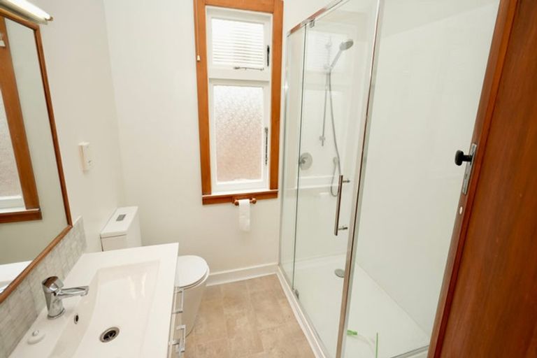 Photo of property in 28 Rangitane Street, Palmerston North, 4414