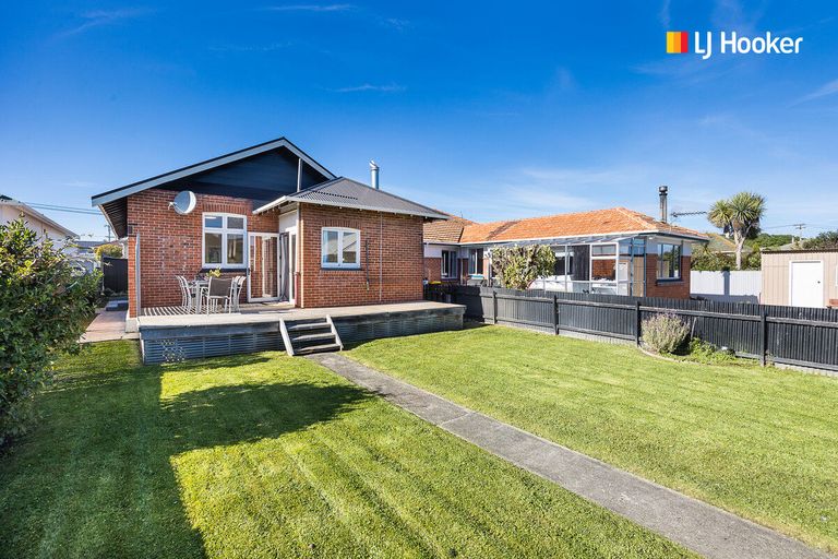 Photo of property in 16 Crest Street, Tainui, Dunedin, 9013