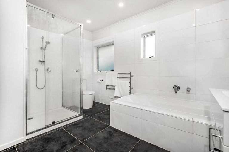 Photo of property in 8 Hunua Road, Papakura, 2110