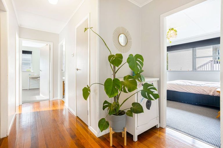 Photo of property in 14 Thomas Avenue, Te Atatu Peninsula, Auckland, 0610