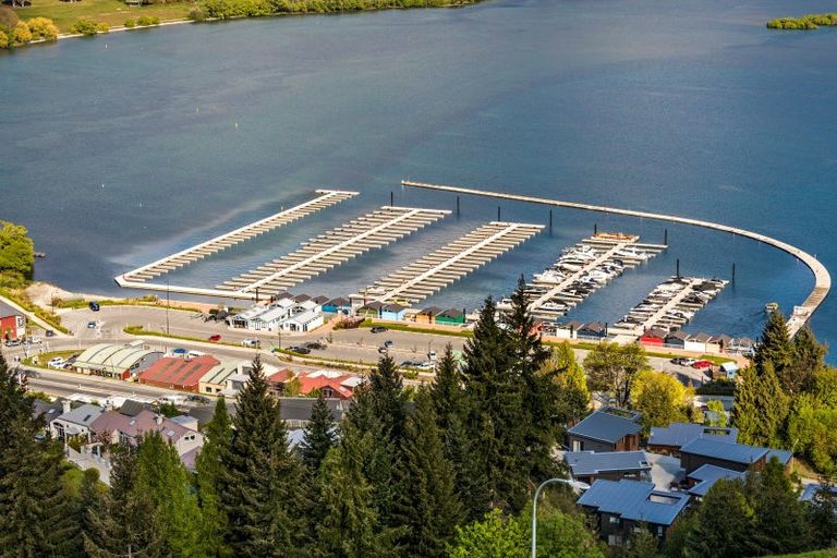 Photo of property in 2 Lynch Lane, Queenstown Hill, 9300