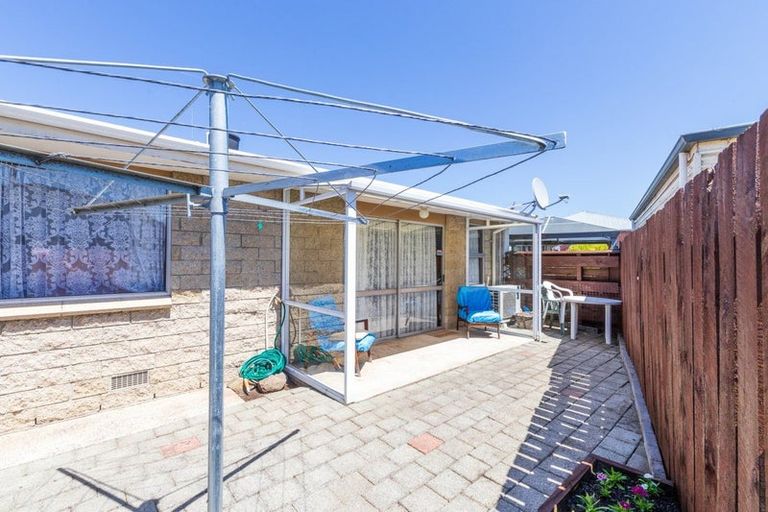 Photo of property in 14f Wesley Street, South Dunedin, Dunedin, 9012