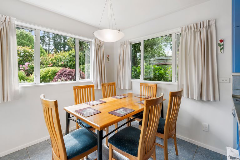 Photo of property in 30 Chateau Drive, Burnside, Christchurch, 8053