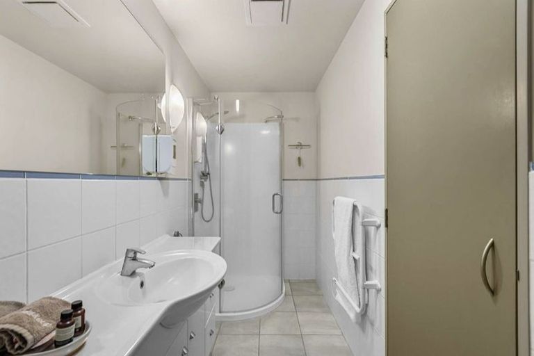 Photo of property in Anchorage Apartments, 221/36 Victoria Road, Mount Maunganui, 3116