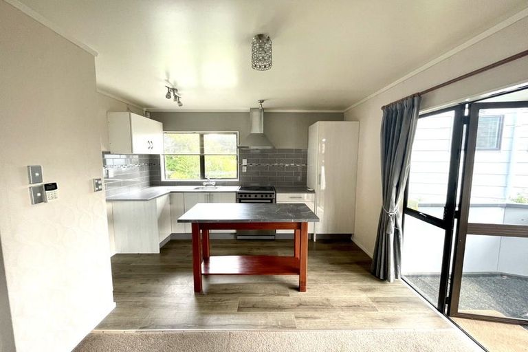 Photo of property in 28 Pukehangi Road, Pukehangi, Rotorua, 3015