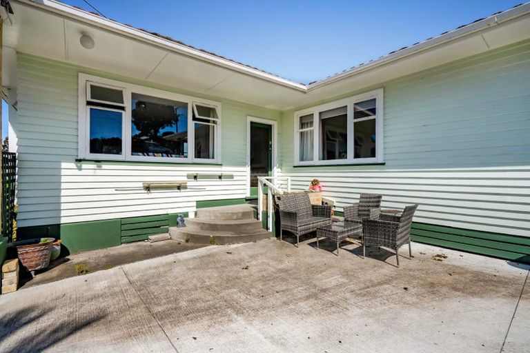 Photo of property in 99 Clawton Street, Westown, New Plymouth, 4310