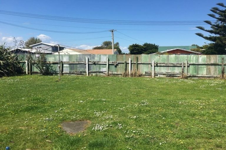 Photo of property in 21 Tongariro Street, Castlecliff, Whanganui, 4501