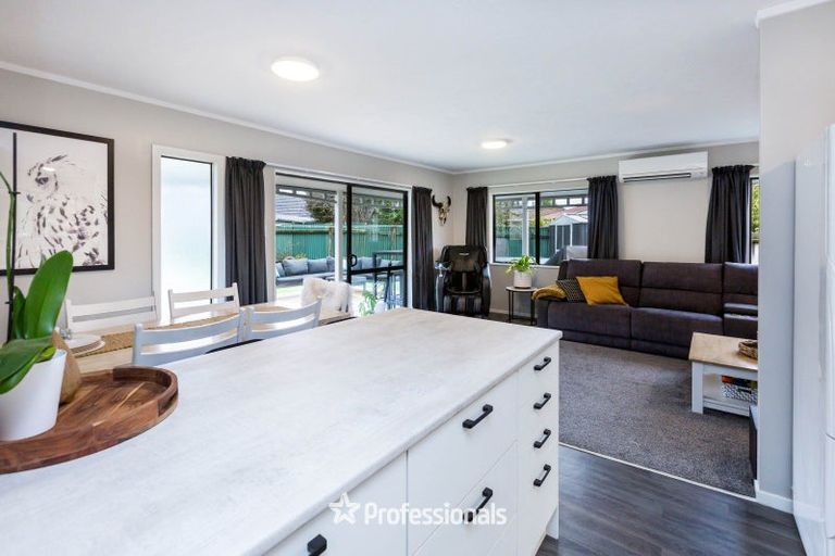 Photo of property in 5 Tulsa Grove, Totara Park, Upper Hutt, 5018