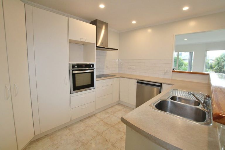 Photo of property in 9 Judd Place, Orewa, 0931