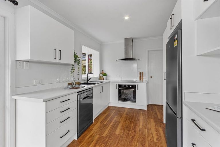 Photo of property in 16 Gregan Crescent, Burnside, Christchurch, 8053