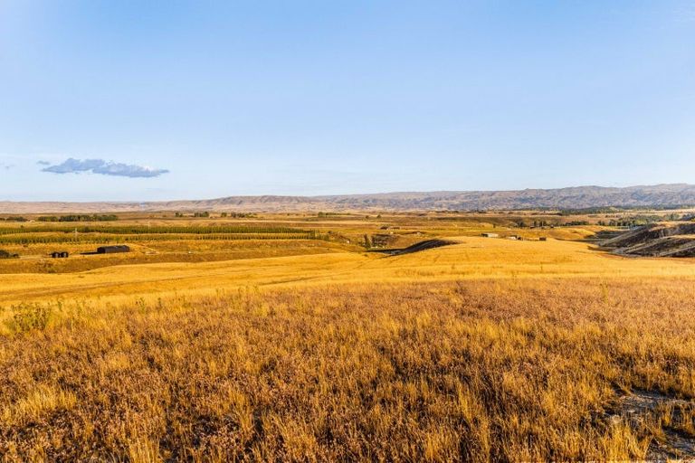 Photo of property in 35 Kordia Way, Waikerikeri, 9391