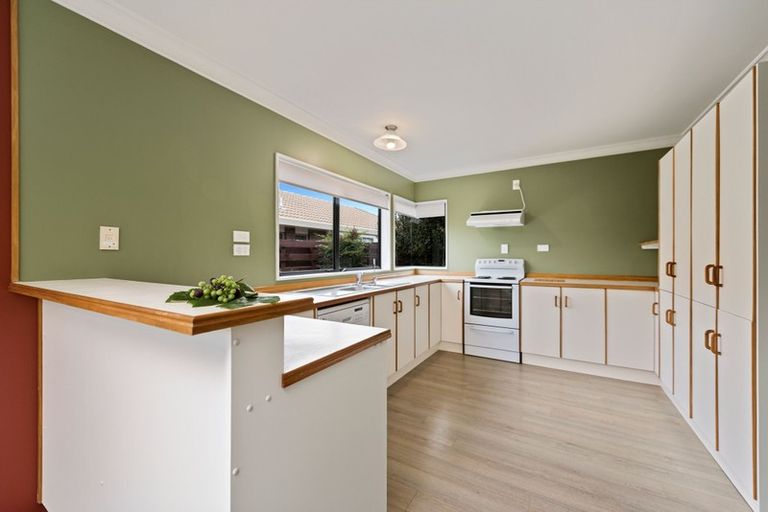 Photo of property in 16b Ngamotu Place, Mount Maunganui, 3116
