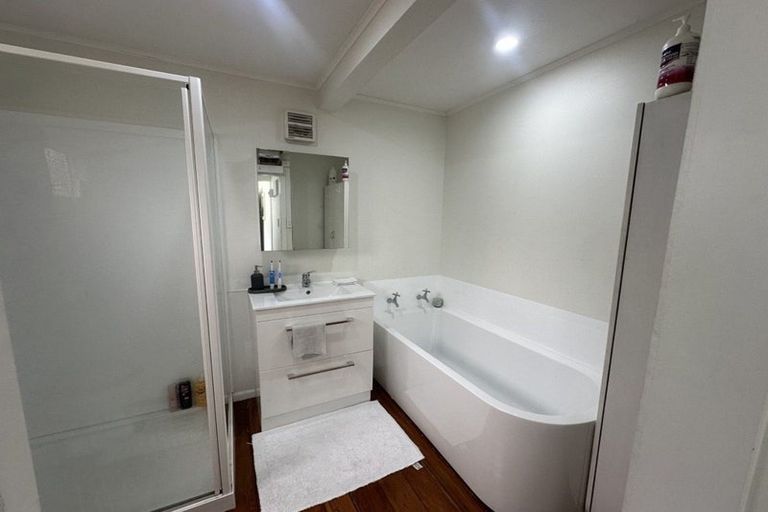 Photo of property in 98 Queens Road, Waikanae Beach, Waikanae, 5036