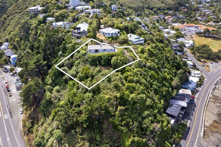 Photo of property in 39 Ferry Road, Days Bay, Lower Hutt, 5013