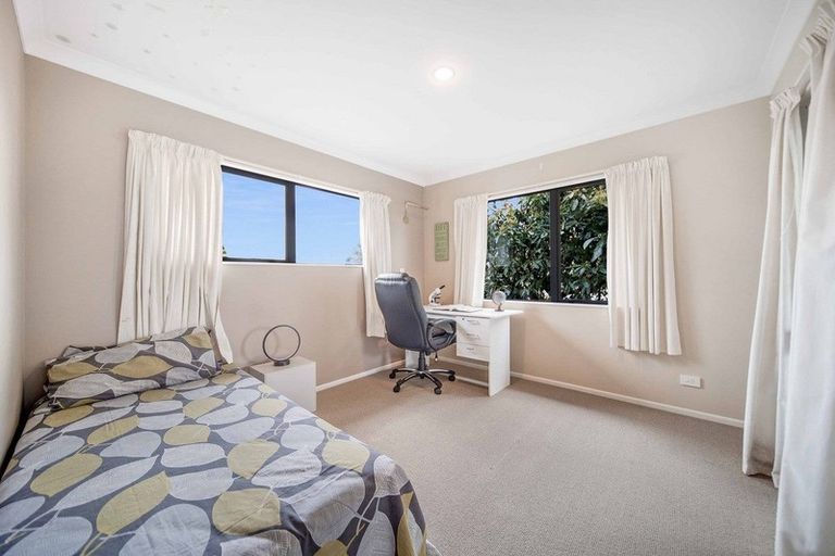 Photo of property in 21a Edmund Hillary Avenue, Papakura, 2110