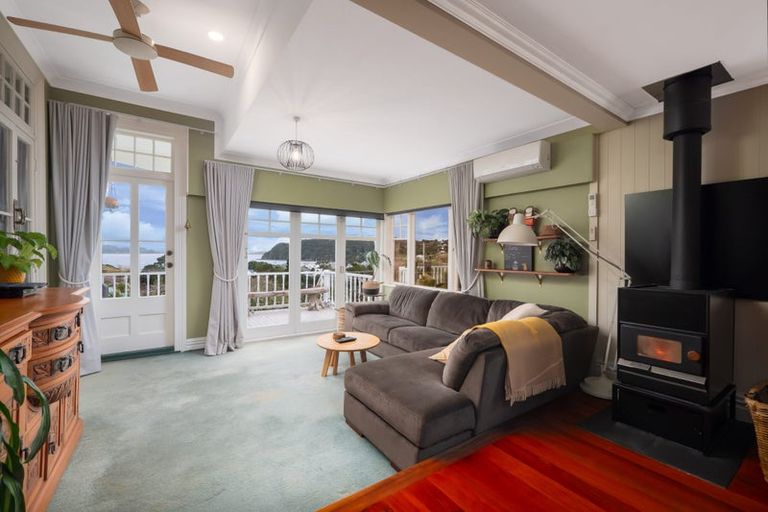 Photo of property in 9 Robertson Street, Russell, 0202