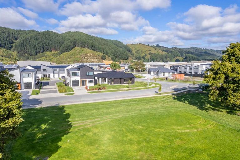 Photo of property in 4 Mawai Hakona Drive, Wallaceville, Upper Hutt, 5018