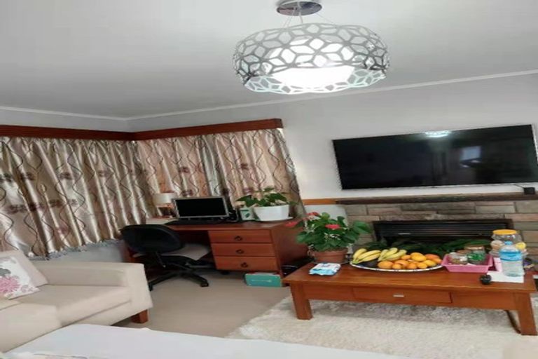 Photo of property in 1/15 Beverly Place, New Lynn, Auckland, 0600