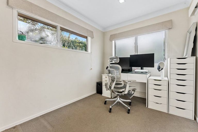 Photo of property in 31 Barlow Place, Chatswood, Auckland, 0626