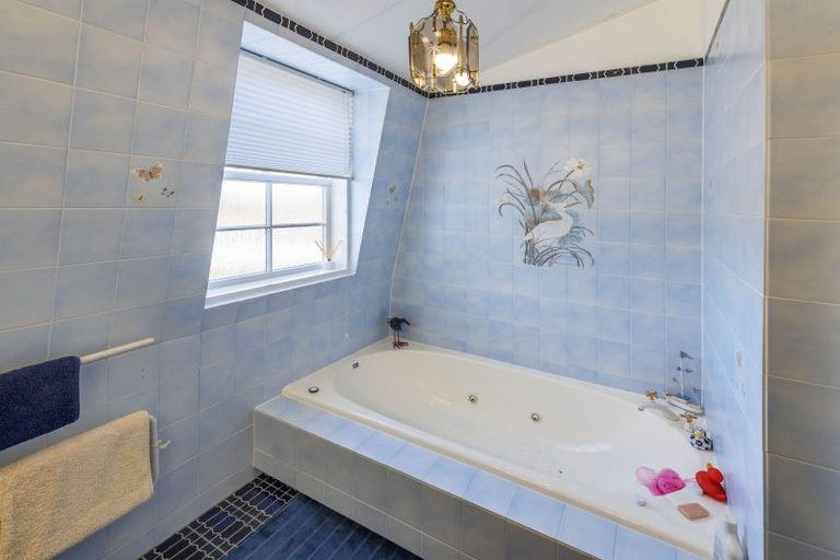 Photo of property in 7 Epping Grove, Karori, Wellington, 6012