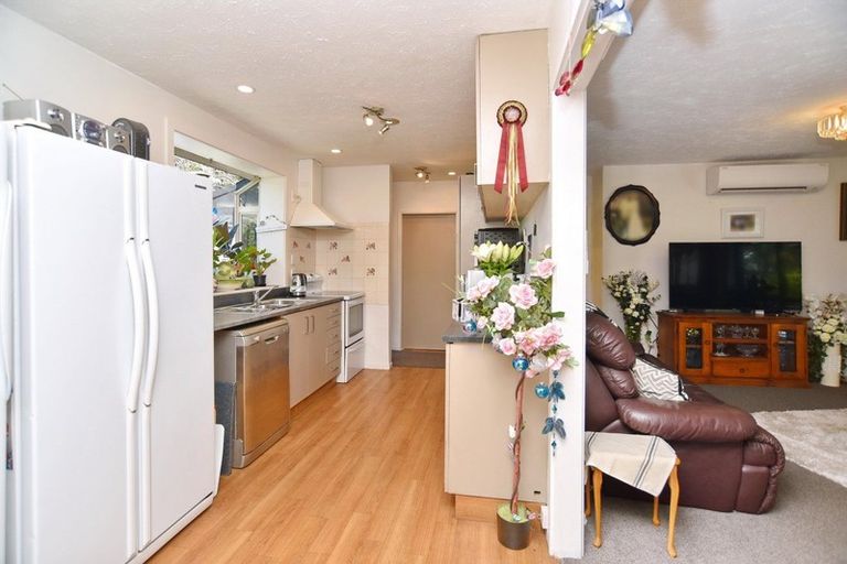 Photo of property in 28 Cowes Street, Avondale, Christchurch, 8061