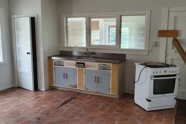 Photo of property in 73 Kapuni Street, Manaia, 4612