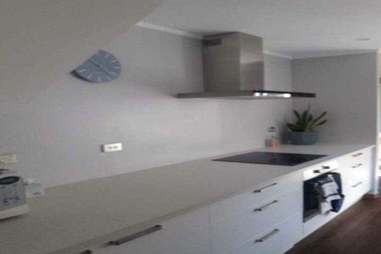 Photo of property in 1/196 Dowse Drive, Maungaraki, Lower Hutt, 5010