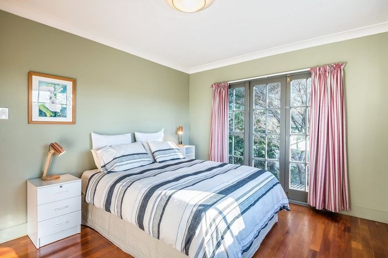 Photo of property in 10a Cassino Street, Bayswater, Auckland, 0622