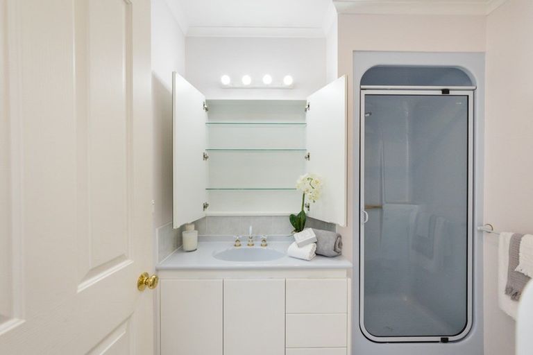 Photo of property in 15a Phoenix Avenue, Hokowhitu, Palmerston North, 4410