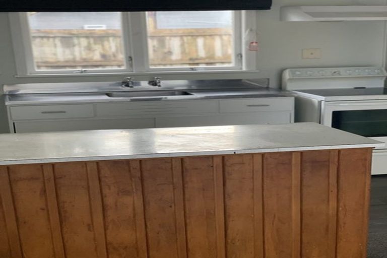 Photo of property in 2/10 Ron Keat Drive, Papakura, 2110