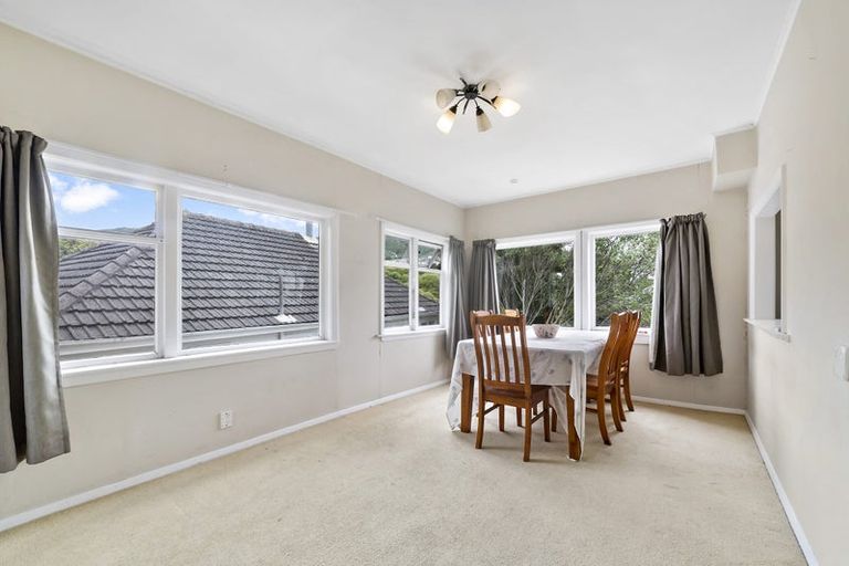 Photo of property in 15 Aplin Terrace, Ngaio, Wellington, 6035