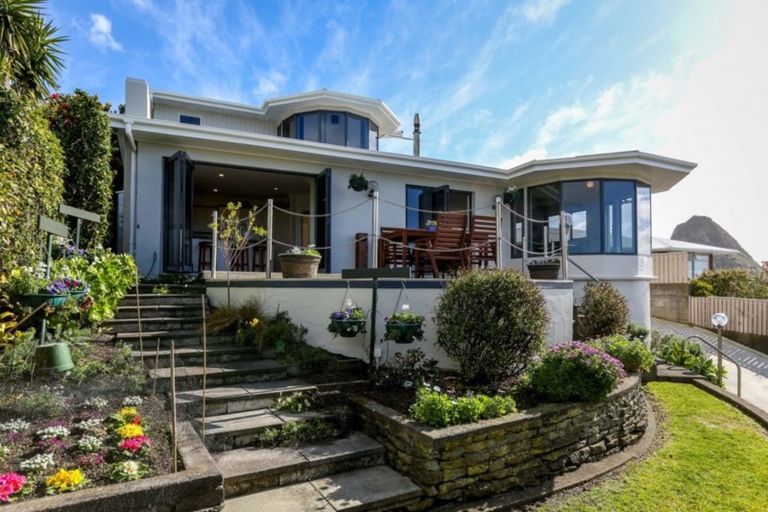 Photo of property in 27 Findlay Street, Moturoa, New Plymouth, 4310